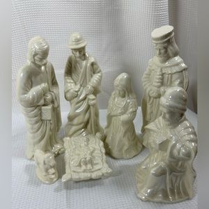 Vintage nativity scene seven piece figure set